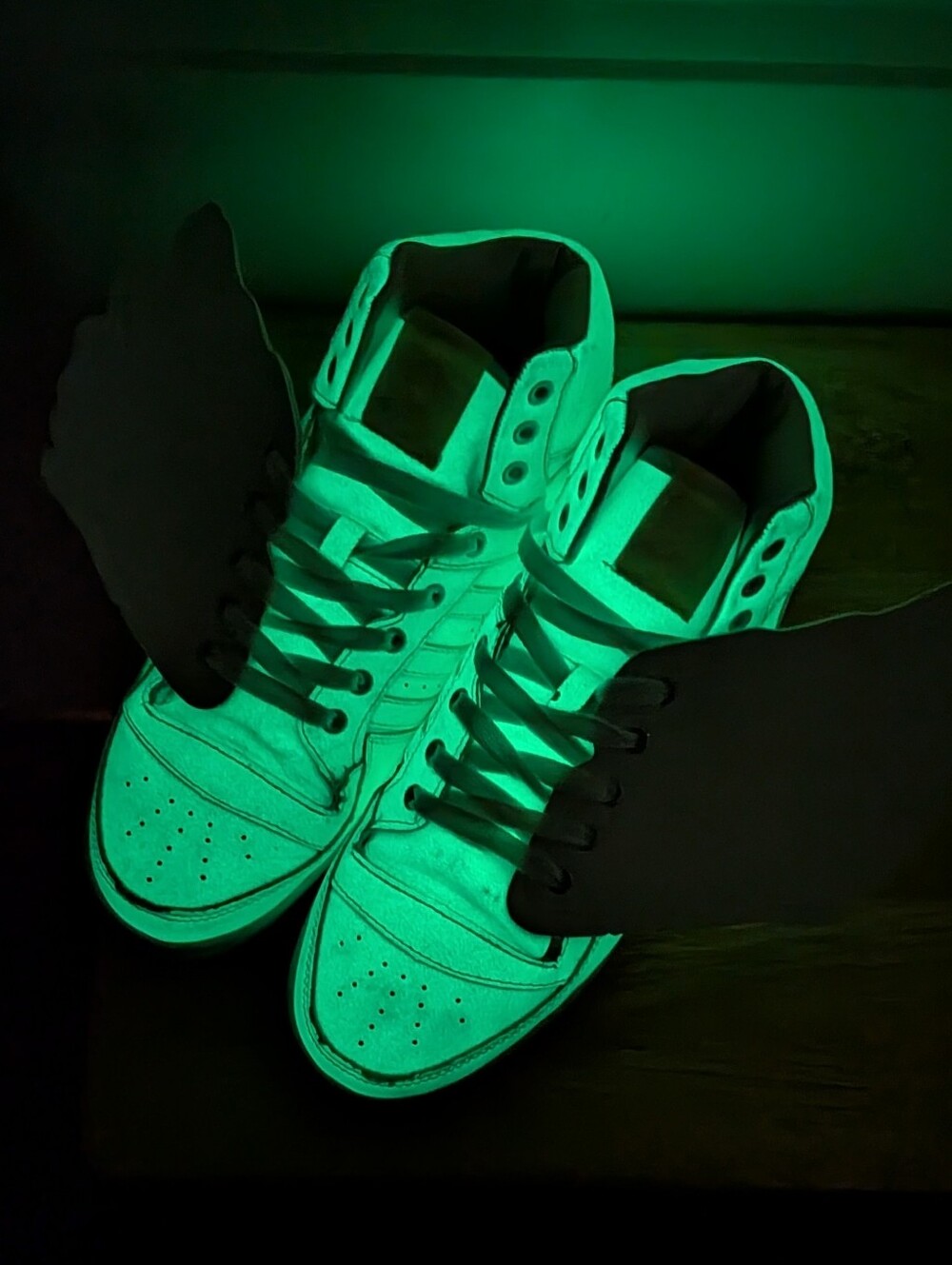 GUC Adidas Originals x Jeremy Scott 10 Men's JS Wings Glow In the Dark Sneakers